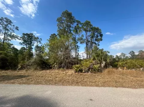 1137 Crestwood St E, Lehigh Acres, FL 33974