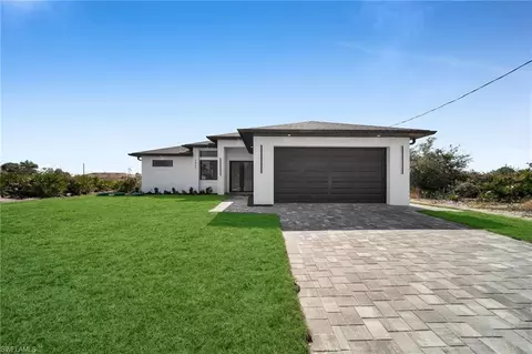 2805 58th St W, Lehigh Acres, FL 33971