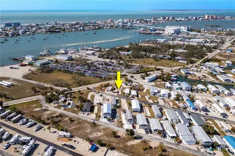 4 Helen Ln, Fort Myers Beach, FL 33931