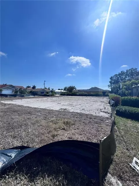 1402 Cape Coral Pkwy W, Cape Coral, FL 33914
