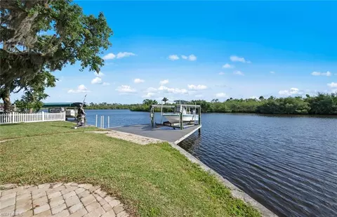 13782 River Forest Dr, Fort Myers, FL 33905