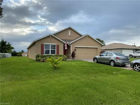 3815 SW 11th Pl, Cape Coral, FL 33914
