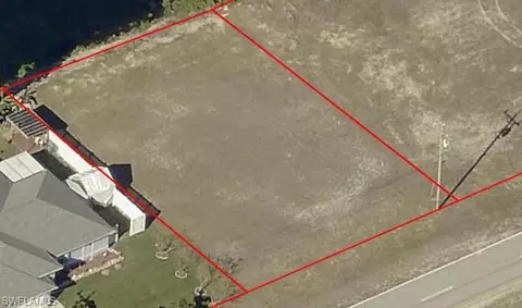 301 Wilmington Pkwy, Cape Coral, FL 33993