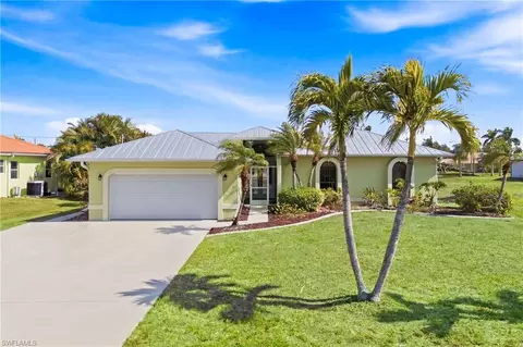 3429 SW 7th Ln, Cape Coral, FL 33991
