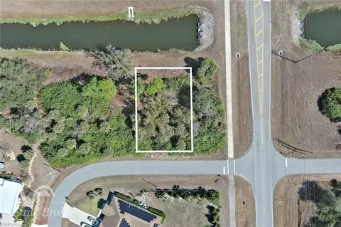 Maddock Cir, North Port, FL 34286
