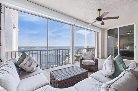 2090 W First St #2907, Fort Myers, FL 33901