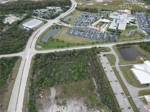 2511 Diplomat Pkwy E, Cape Coral, FL 33909