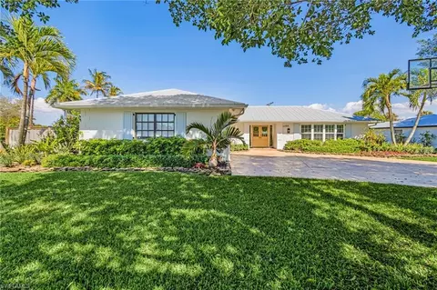 1323 Tanglewood Pkwy, Fort Myers, FL 33919