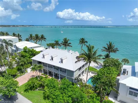 528 Lighthouse Way, Sanibel, FL 33957