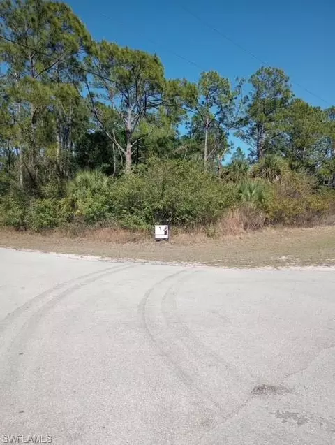 3113 52nd St W, Lehigh Acres, FL 33971