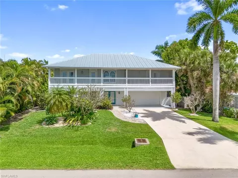 647 Coral Dr, Cape Coral, FL 33904