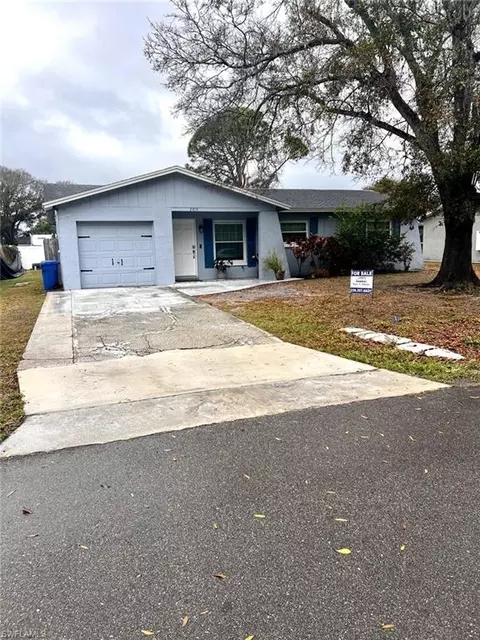 2415 S 76th St, Tampa, FL 33619