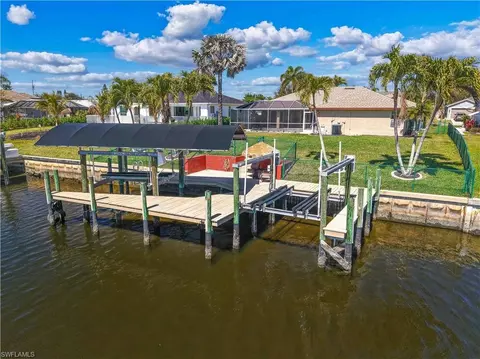 1422 SE 20th St, Cape Coral, FL 33990
