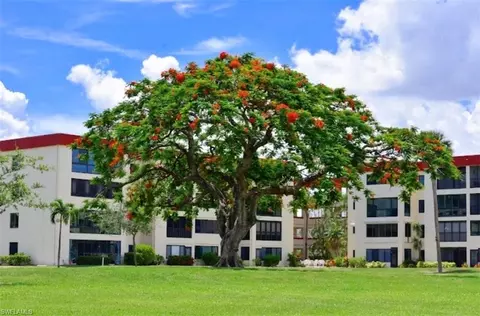 1724 Pine Valley Dr #308, Fort Myers, FL 33907