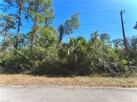 2104 Louis Ave, Alva, FL 33920