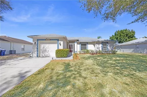 15621 Sunny Crest Ln, Fort Myers, FL 33905