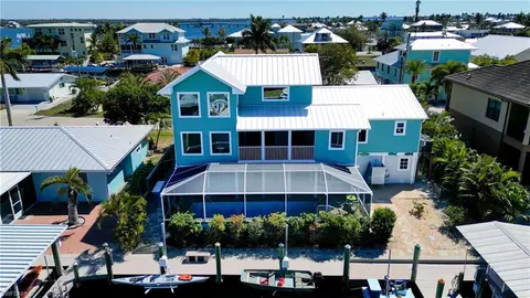 2702 Bruce St, Matlacha, FL 33993