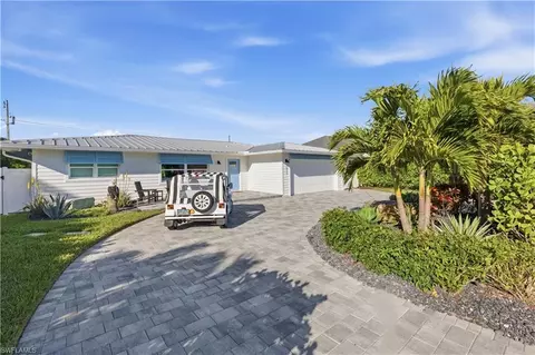 519 105th Ave N, Naples, FL 34108