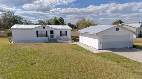 1151 Peaceful Ln, Moore Haven, FL 33471