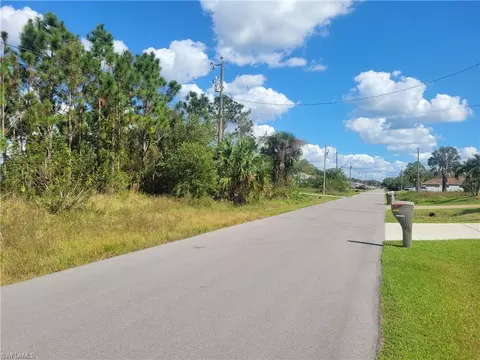 4006 4 St SW, Lehigh Acres, FL 33976