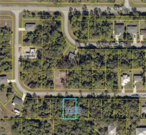 8021 Windswept Cir, Labelle, FL 33935 photo 2
