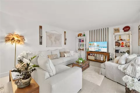 5235 Cedarbend Dr #4, Fort Myers, FL 33919