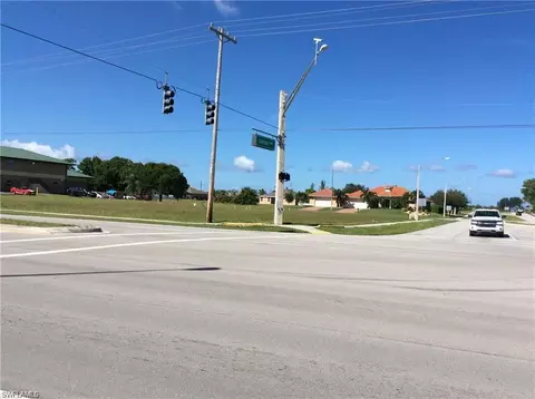 3706 Chiquita Blvd S, Cape Coral, FL 33914