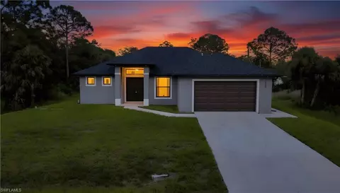 1402 Columbus Ave, Lehigh Acres, FL 33972