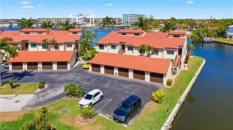 5121 Sunnybrook Ct #26, Cape Coral, FL 33904