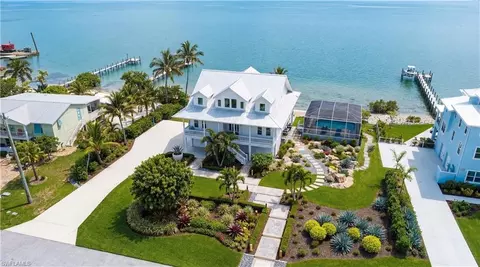 3211 Vacation Ln, Saint James City, FL 33956