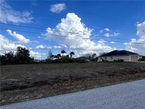 925 NW 3rd Pl, Cape Coral, FL 33993