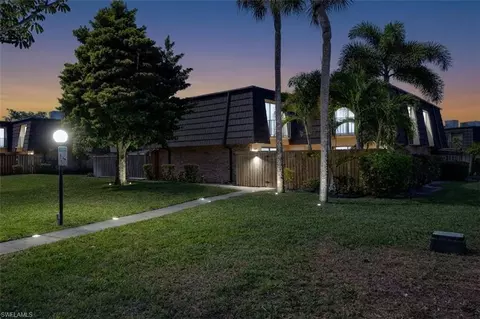 4039 Sandlewood Ln #4, Fort Myers, FL 33907