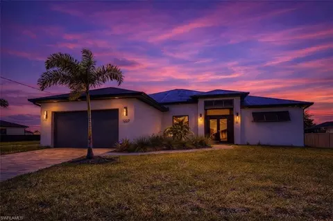 1227 NW 40th Pl, Cape Coral, FL 33993
