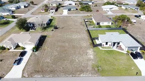 2524 NE 5th Pl, Cape Coral, FL 33909