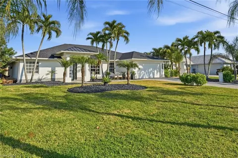 5227 SW 11th Pl, Cape Coral, FL 33914
