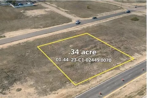16 Diplomat Pkwy E, Cape Coral, FL 33909