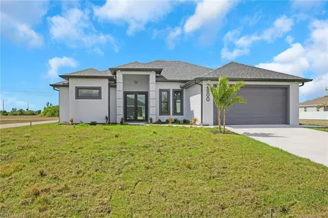 2800 NE 4th Pl, Cape Coral, FL 33909