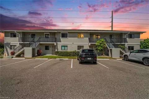 423 Cape Coral Pkwy W #203, Cape Coral, FL 33914