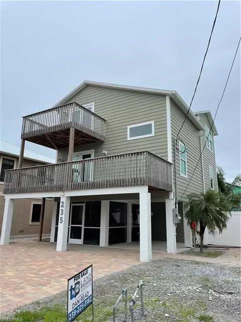 235 Miramar St, Fort Myers Beach, FL 33931