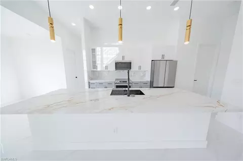 Kitchen - 9035 E Broad Cir, Labelle, FL 33935 photo 5 of 5