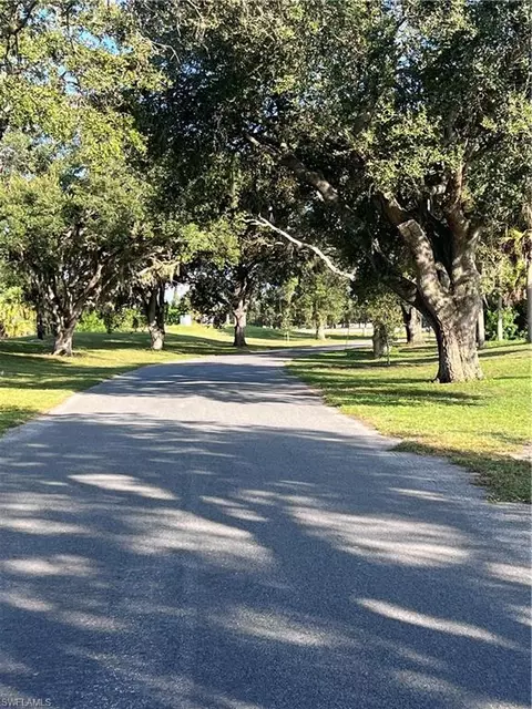 Northside Rd, Moore Haven, FL 33471