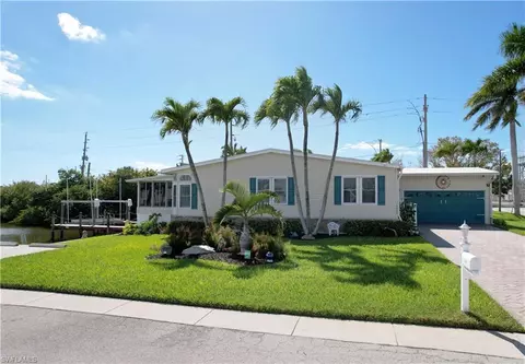 17520 Azalea Ln, Fort Myers Beach, FL 33931