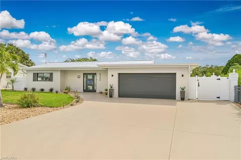 4322 Harbour Ln, North Fort Myers, FL 33903