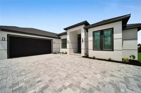 613 Gleason Pkwy, Cape Coral, FL 33914