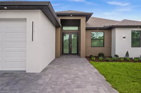 936 Bolivia Dr, Lehigh Acres, FL 33974