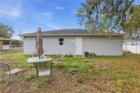 Exterior - 6031 N Moss Cir, Labelle, FL 33935 photo 4 of 5