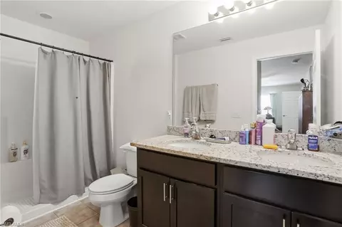 Bath - 6031 N Moss Cir, Labelle, FL 33935 photo 2 of 3