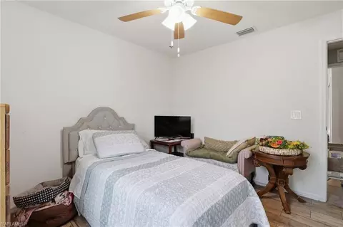 Bedroom - 6031 N Moss Cir, Labelle, FL 33935 photo 6 of 7