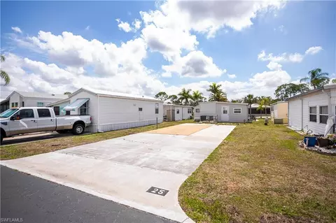 25 La Fonda Ln, North Fort Myers, FL 33903