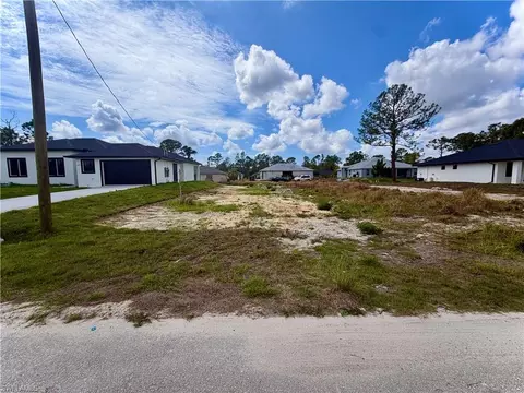 47294731 27th St SW, Lehigh Acres, FL 33973
